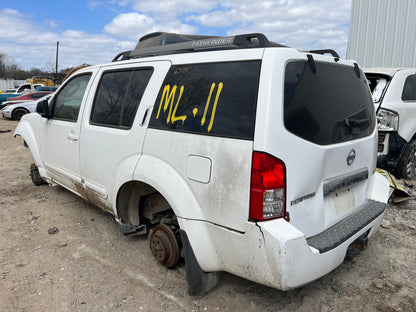 2005 Nissan Pathfinder - Stock #: M18621 - ML-11