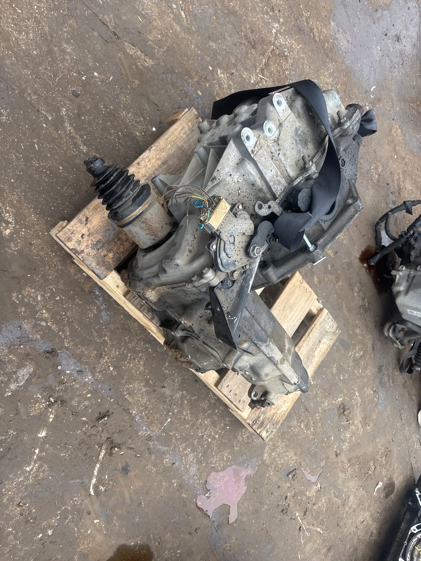 2009-2010 CHEVY MALIBU- AUTOMATIC TRANSMISSION -#M18338