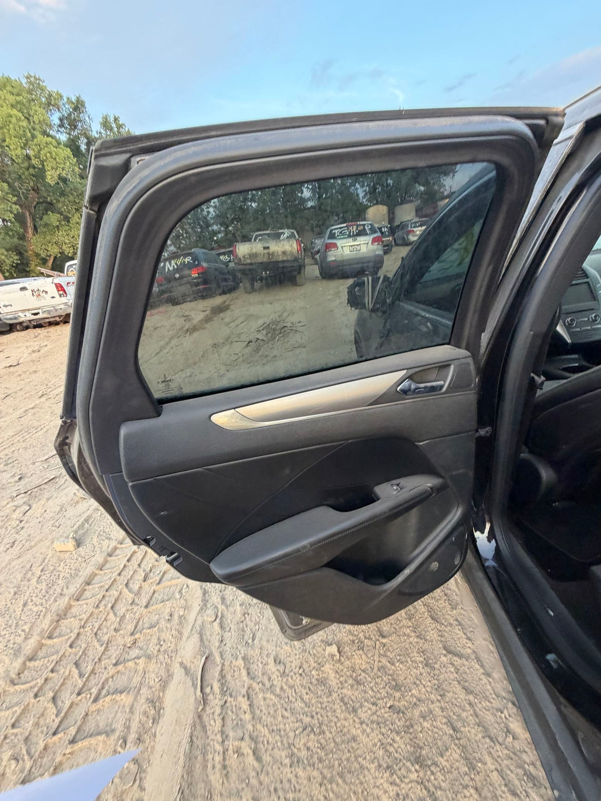 CA_VEHICLE_MEDIA:12818144458:3205923232