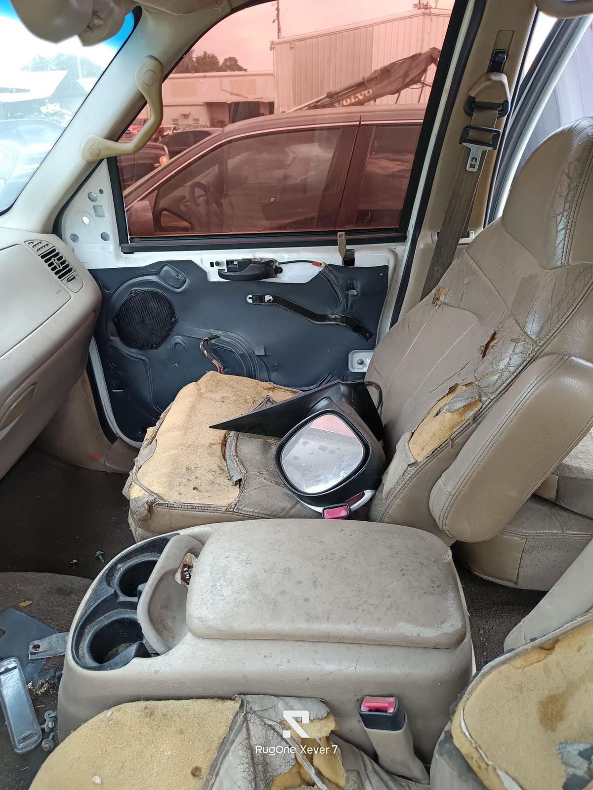 CA_VEHICLE_MEDIA:13146702199:3276856245