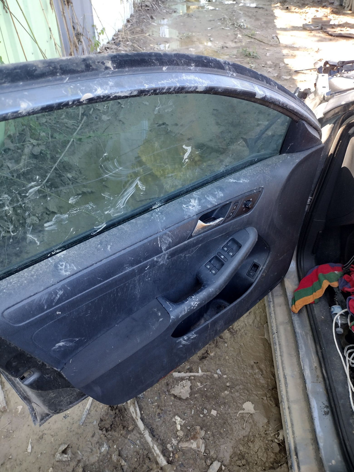 CA_VEHICLE_MEDIA:13203496375:3295097126