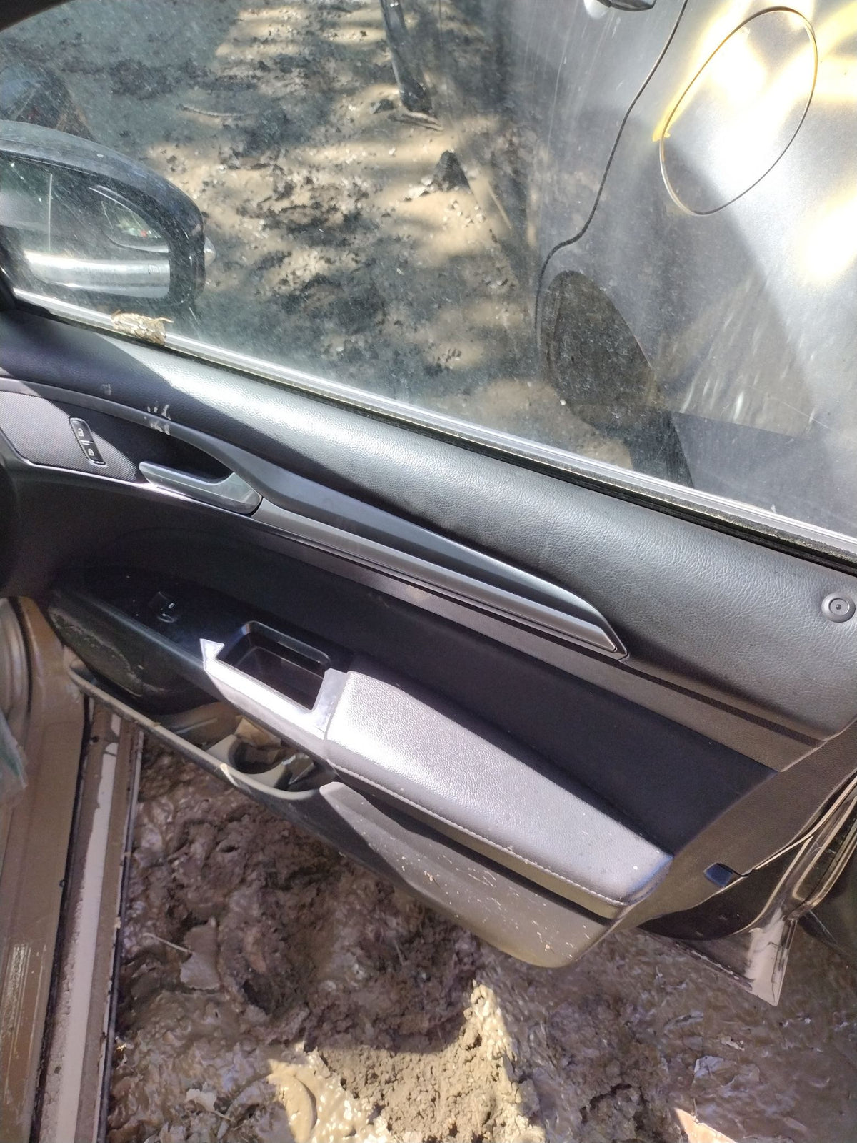 CA_VEHICLE_MEDIA:13203528199:3295122110