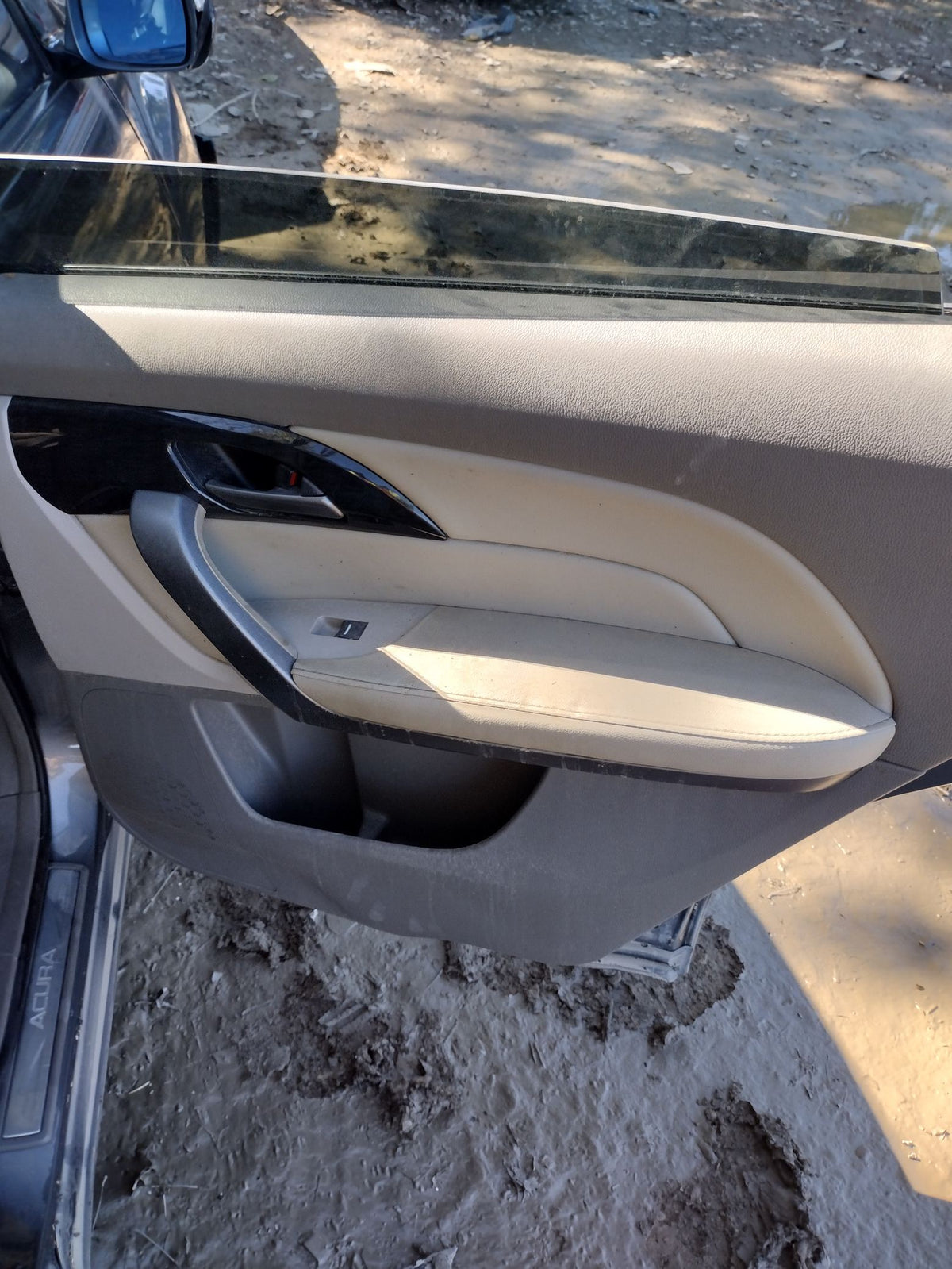 CA_VEHICLE_MEDIA:13203528202:3295165151