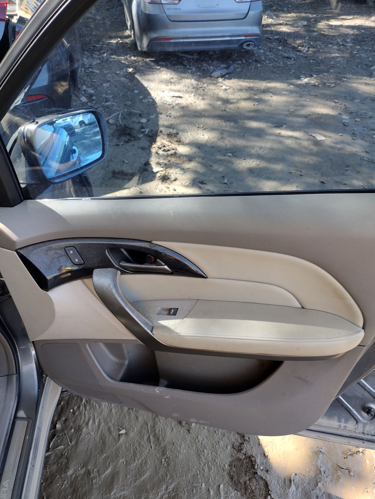CA_VEHICLE_MEDIA:13203528202:3295169564