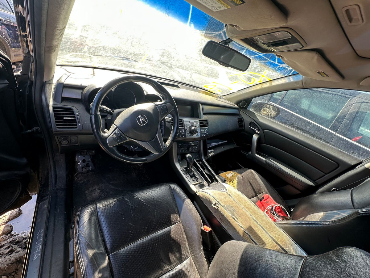 CA_VEHICLE_MEDIA:13203598398:3301577873