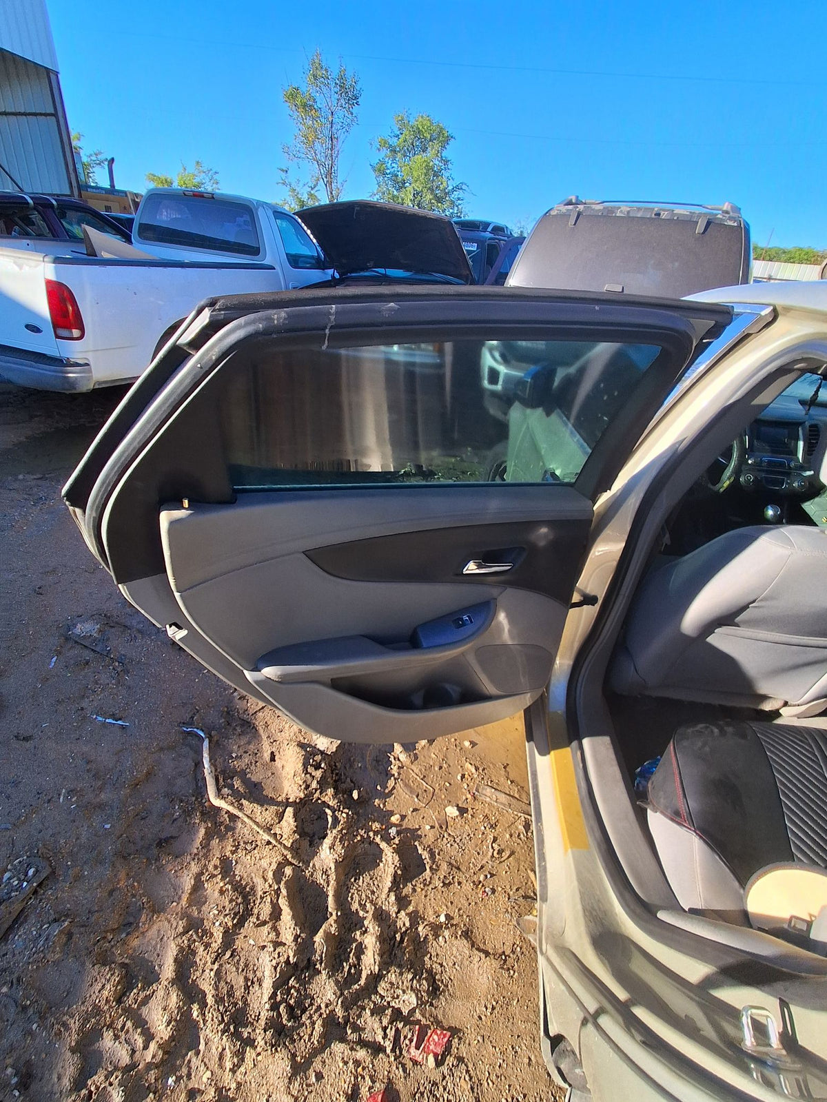 CA_VEHICLE_MEDIA:13203598401:3294259648