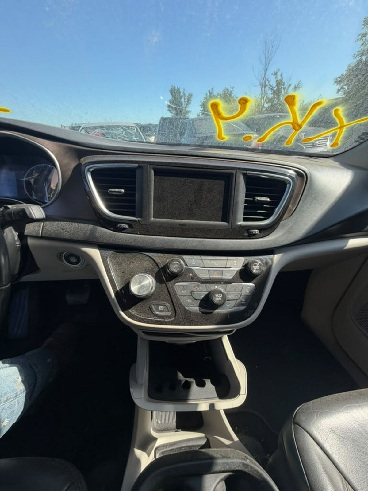 CA_VEHICLE_MEDIA:13203598404:3300631845