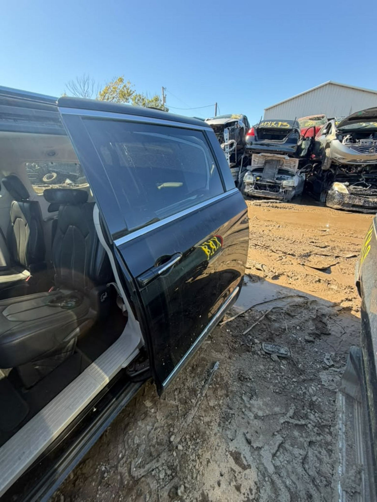 CA_VEHICLE_MEDIA:13203598404:3300631902