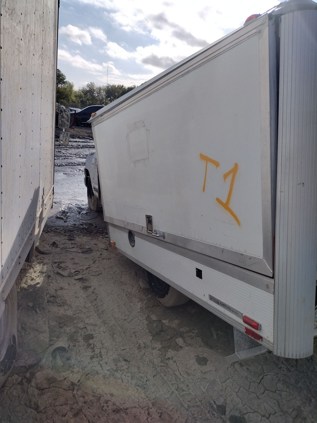 CA_VEHICLE_MEDIA:13262452332:3311120956
