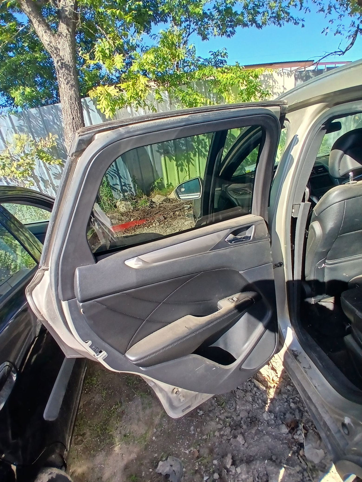 CA_VEHICLE_MEDIA:13323210273:3326333527