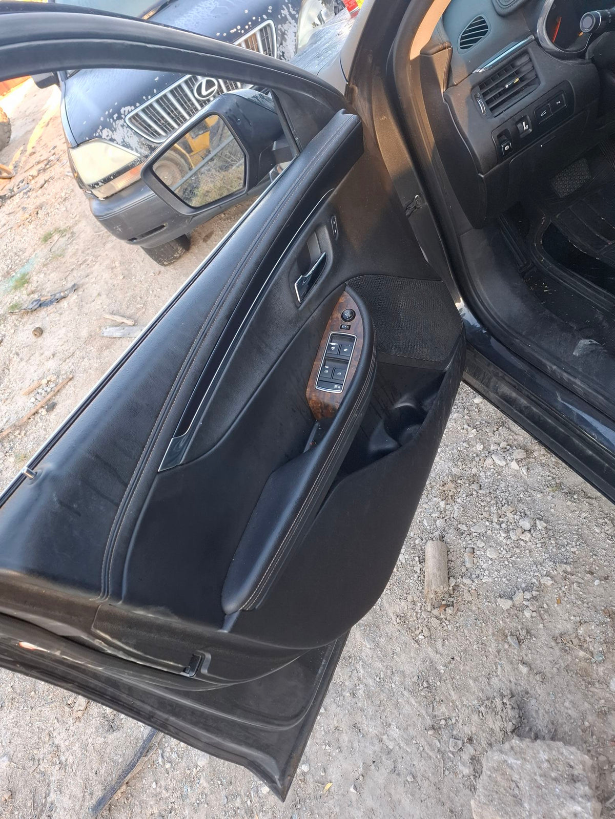 CA_VEHICLE_MEDIA:13382605919:3341940735