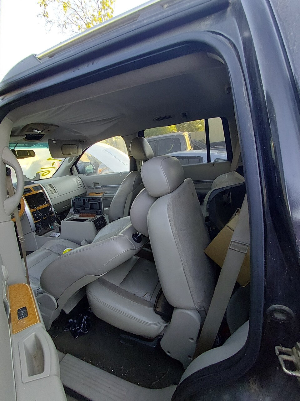 2/2 2007 - 2009 Chrysler Aspen  | All Parts G - Z | SKU #: M17846 - M-16