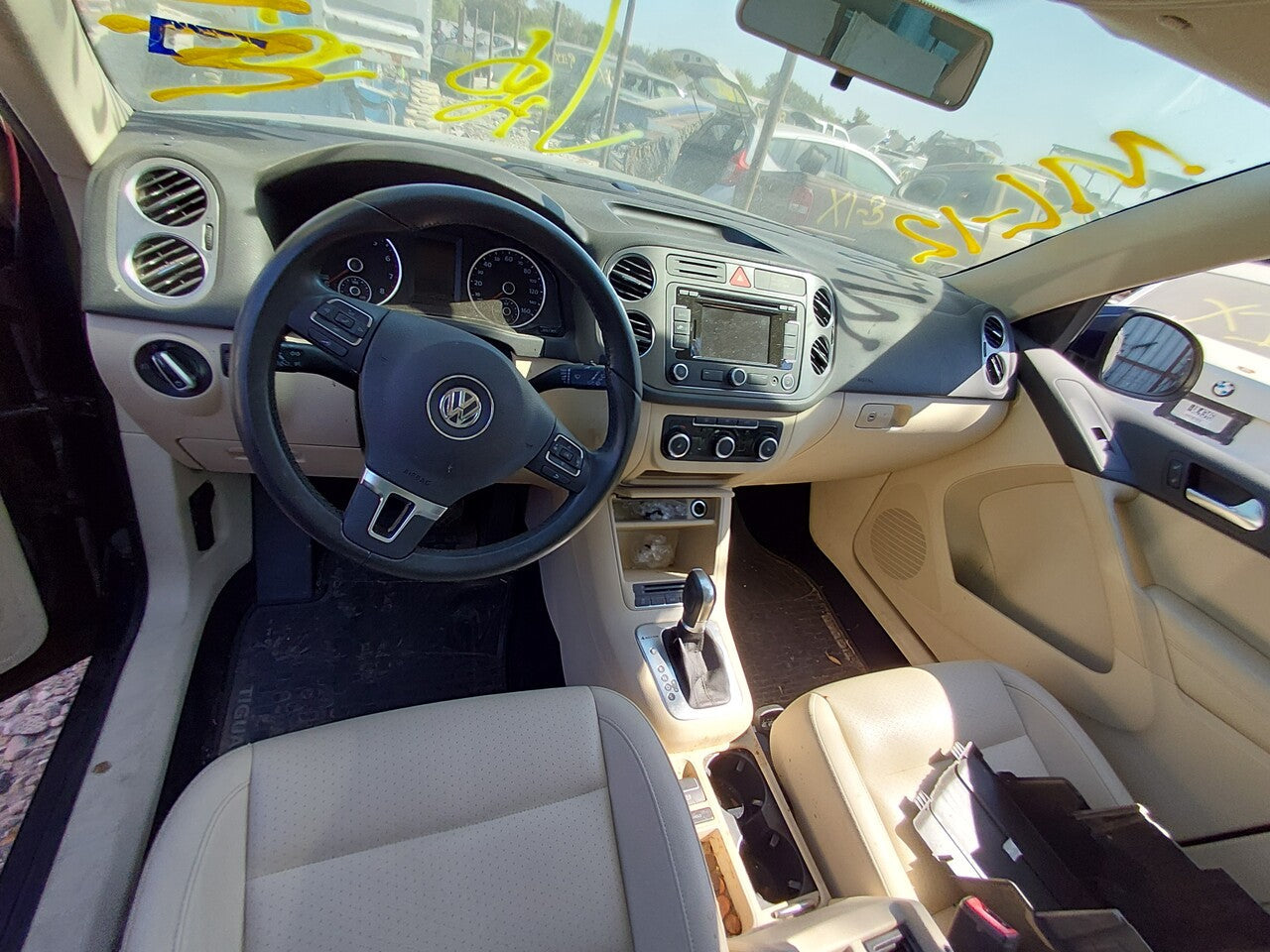 1/2 2009 - 2018 Volkswagen Tiguan | All Parts A - F | SKU #: M17822 - L-12