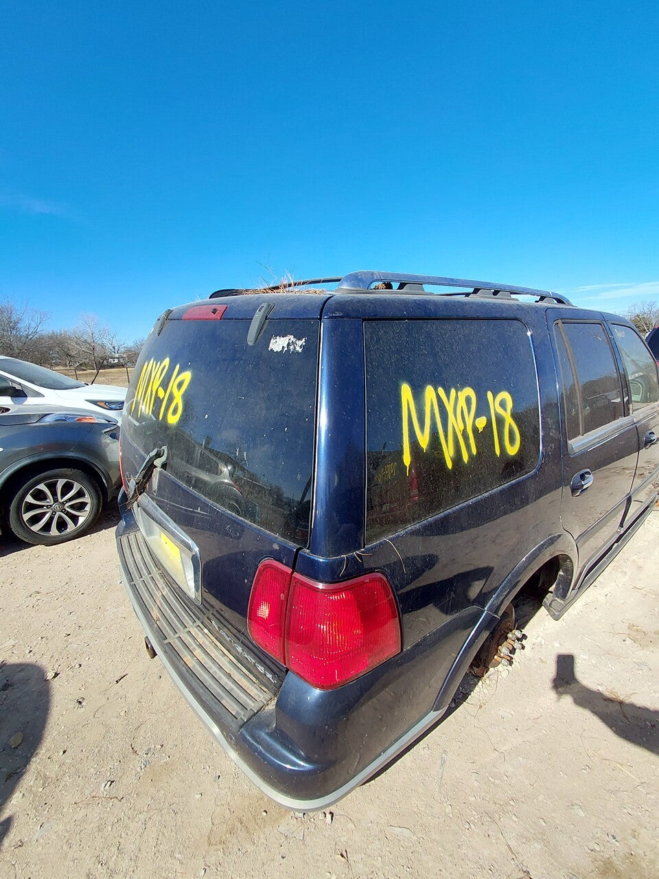 2004 Lincoln Navigator - Stock #: M18388 - MXP-18