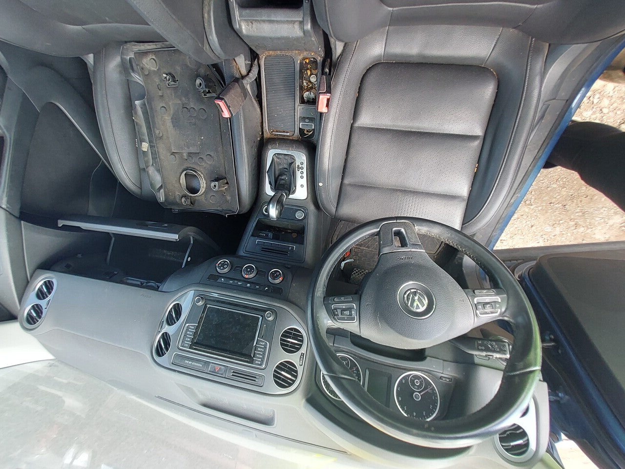 1/2 2009 - 2017 Volkswagen Tiguan  | All Parts A - F | SKU #: M17667 - D-17