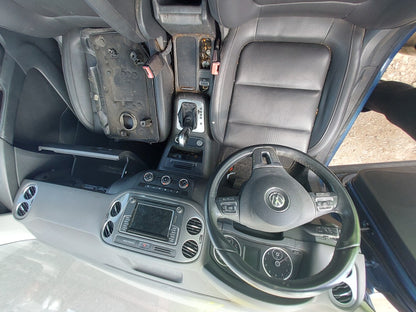 1/2 2009 - 2017 Volkswagen Tiguan  | All Parts A - F | SKU #: M17667 - D-17