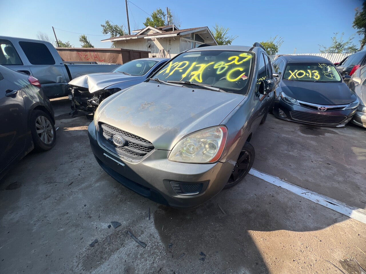 2/2 2007 - 2012 Kia Rondo LX | All Parts G - Z | SKU #: M17587 - XP-17