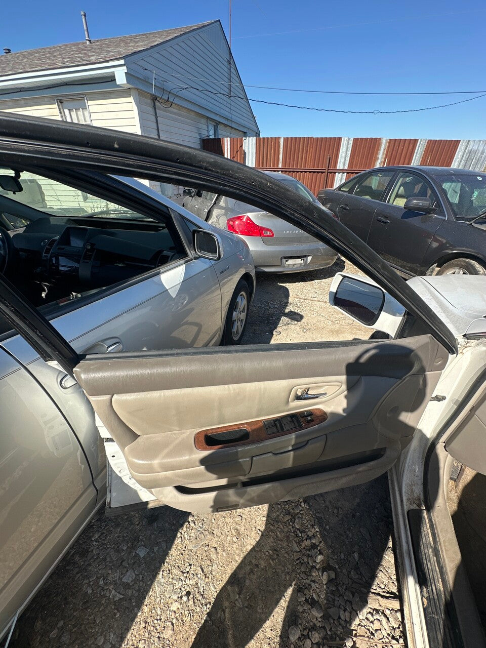 1/2 2000 - 2004 Toyota Avalon | All Parts A - F | SKU #: M17947 MR-17