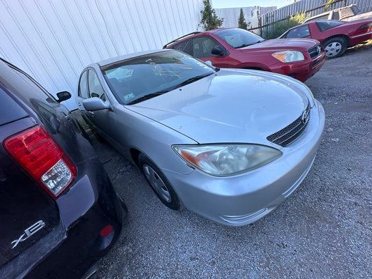 2/2 2002 - 2006 Toyota Camry LE | All Parts G - Z | SKU #: M17949 - R-19