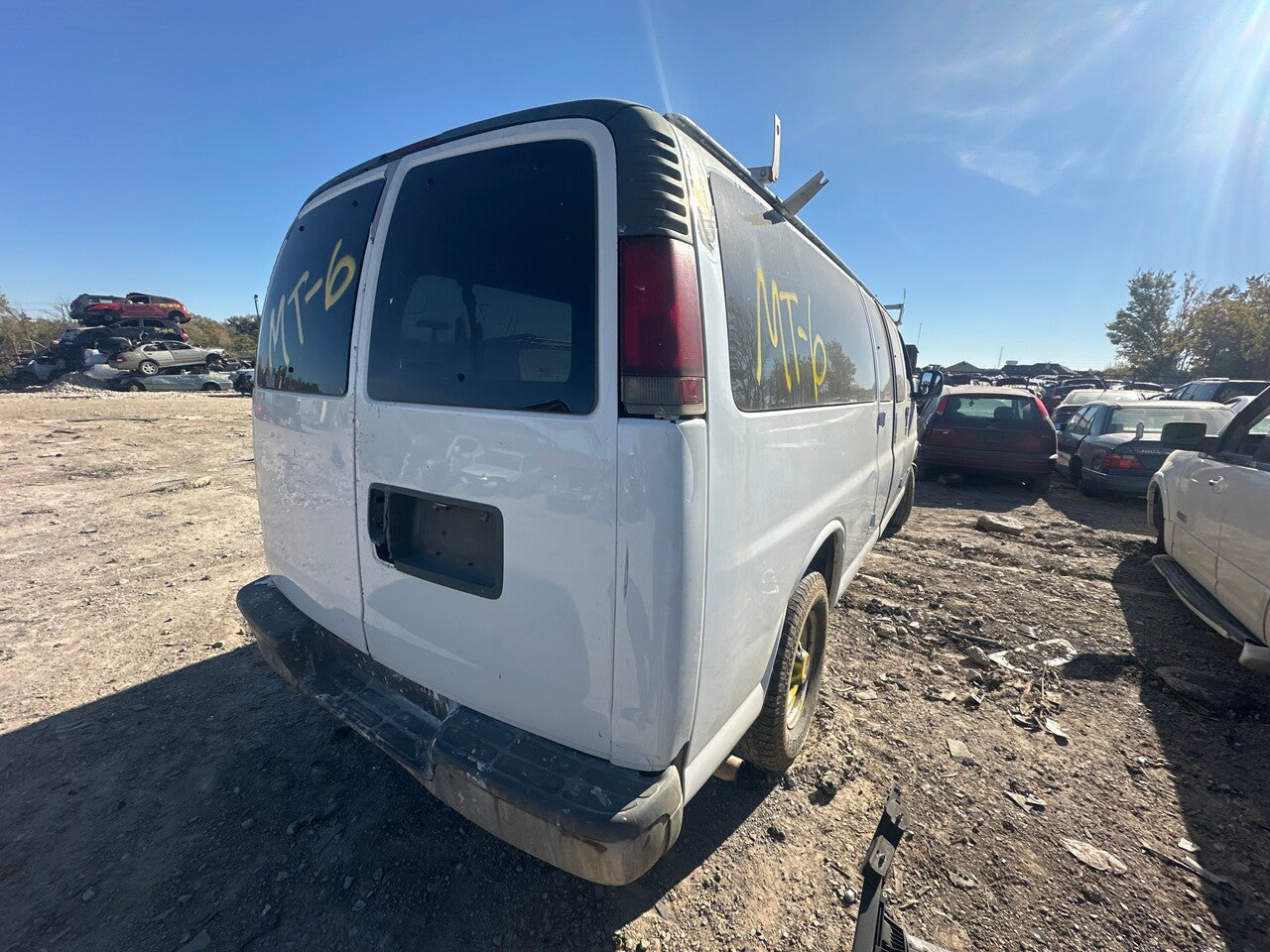 2/2 1996 - 2002 Chevrolet Express 3500 | All Parts G - Z | SKU #: M17976 - T-6