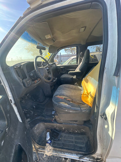 2/2 1996 - 2002 Chevrolet Express 3500 | All Parts G - Z | SKU #: M17976 - T-6