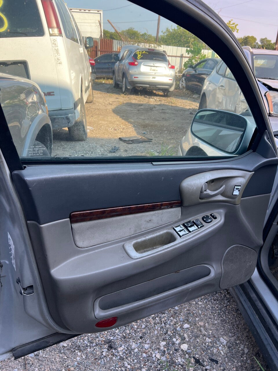 1/2 2000 - 2005 Chevrolet Impala | All Parts A - F | SKU #: M17534 XN-4