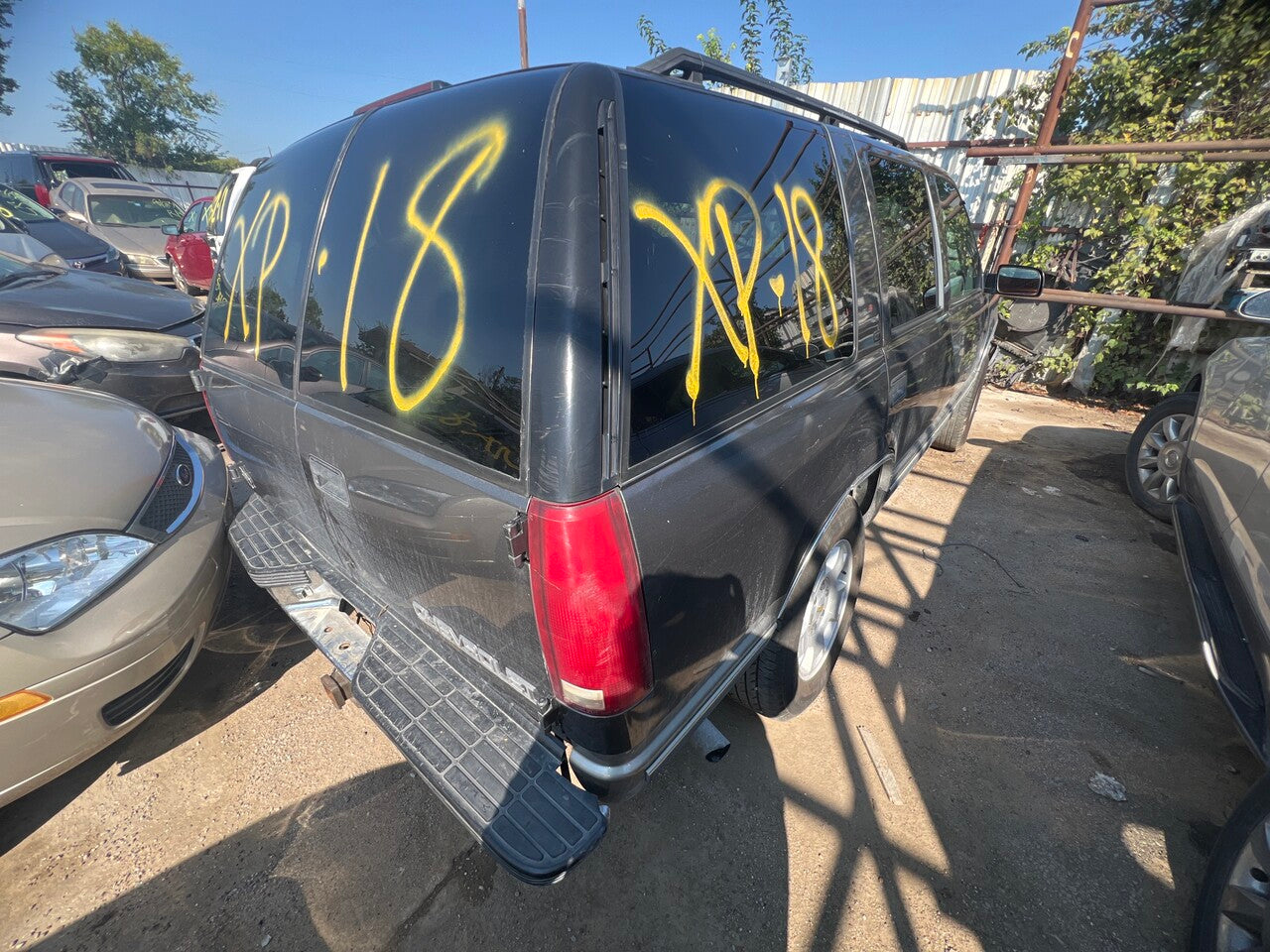 1/2 1995 - 2000 Chevrolet Tahhoe | All Parts A - F | SKU #: M17588 - XP-18