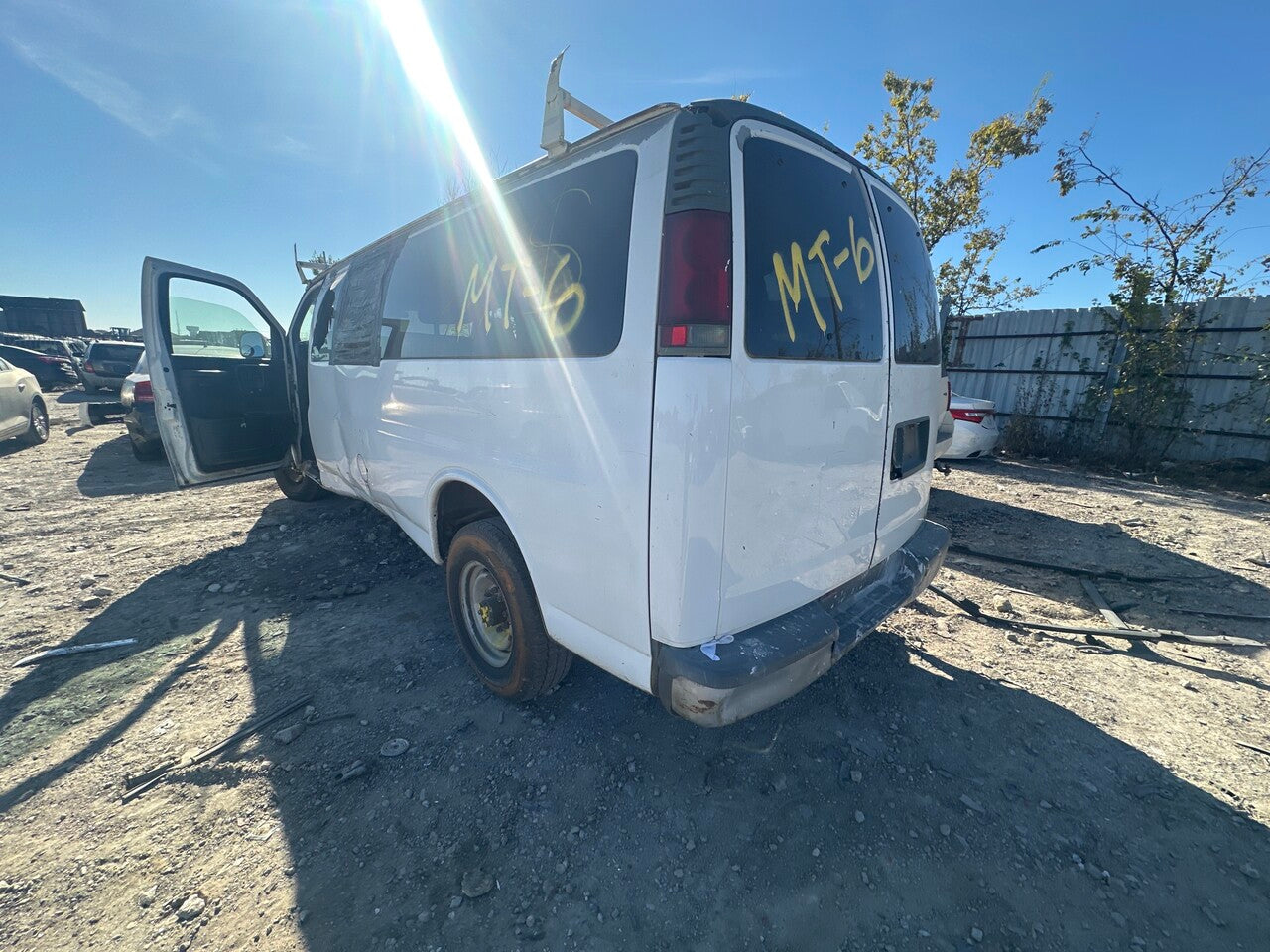 2/2 1996 - 2002 Chevrolet Express 3500 | All Parts G - Z | SKU #: M17976 - T-6