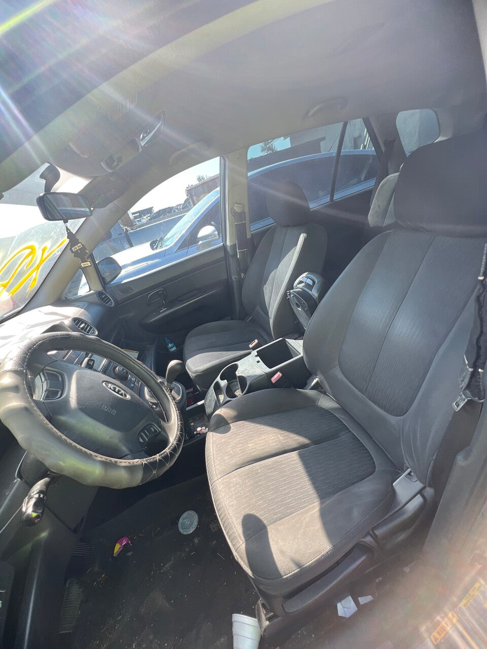 2/2 2007 - 2012 Kia Rondo LX | All Parts G - Z | SKU #: M17587 - XP-17