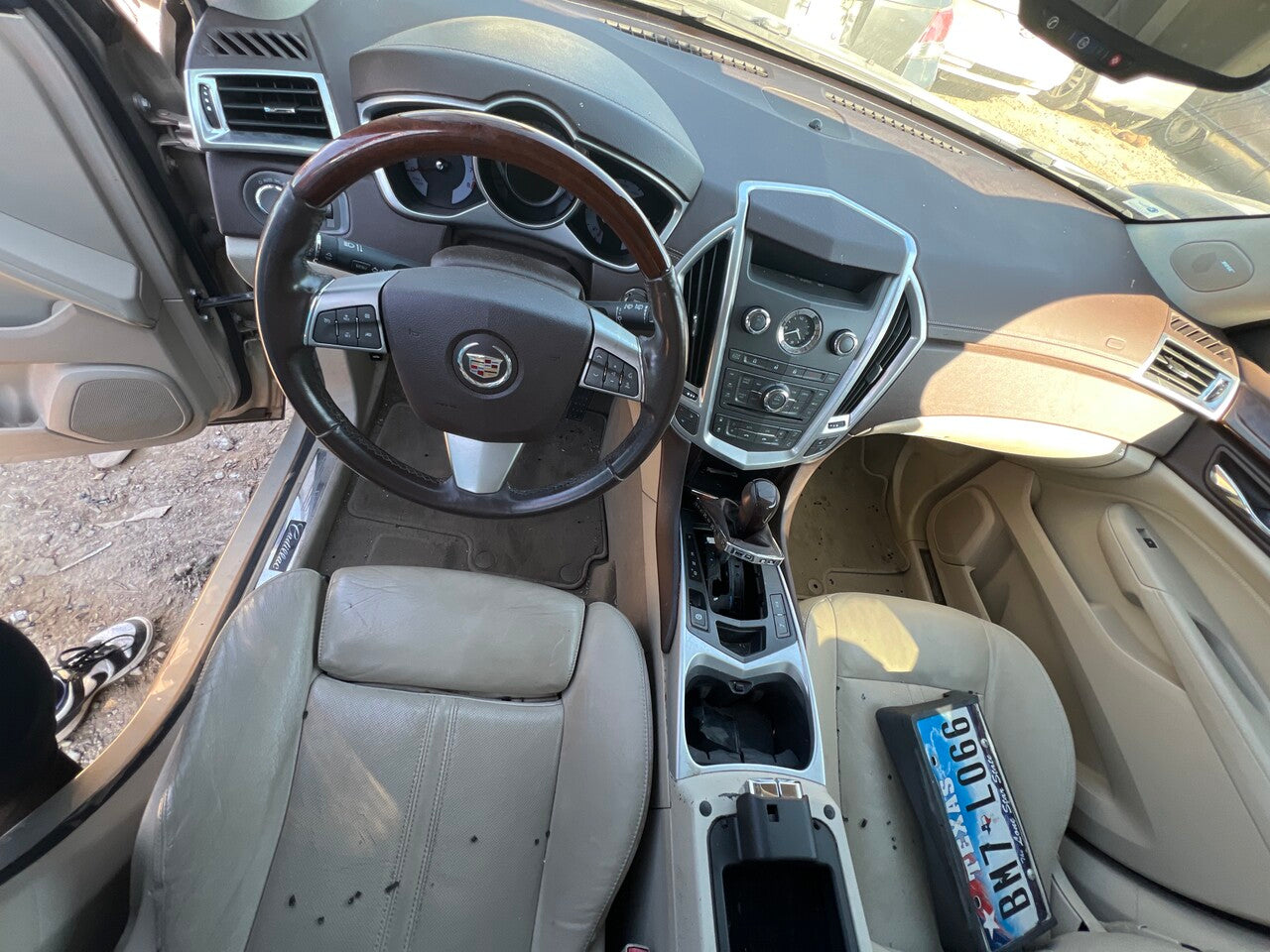 2/2 2010 - 2016 Cadillac SRX  CR.EST | All Parts G - Z | SKU #: M17737 - H-7