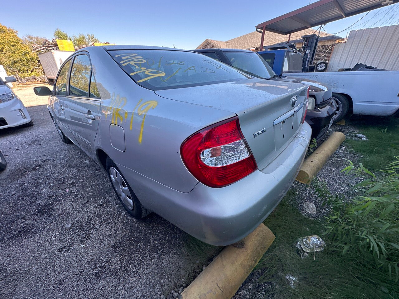 1/2 2002 - 2006 Toyota Camry LE | All Parts A - F | SKU #: M17949 - R-19