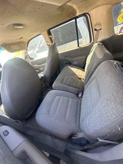 2/2 2002 - 2005 Ford Explorer XLS | All Parts G - Z | SKU #: M17945 - R-15