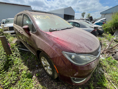 2017-2020 Chrysler Pacifica - Stock #: M18757