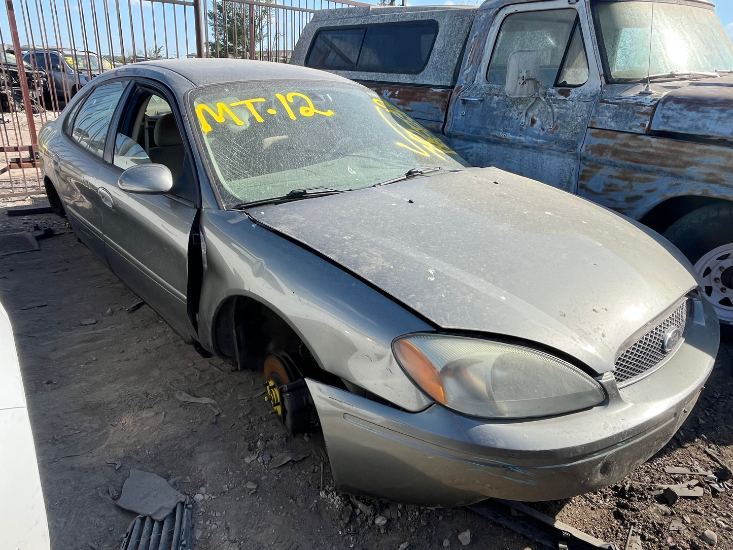 2004 FORD TAURUS - STOCK #M18782