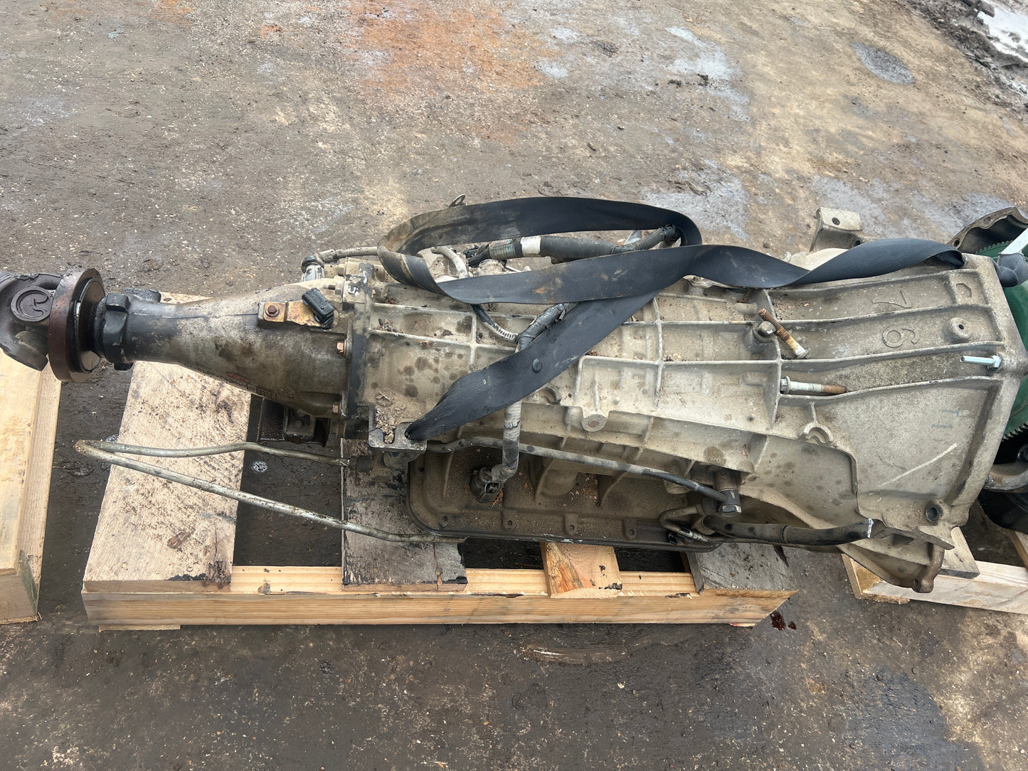 2004-2005 FORD E-350 CLUB WAGON  -  AUTOMATIC TRANSMISSION - #M18755