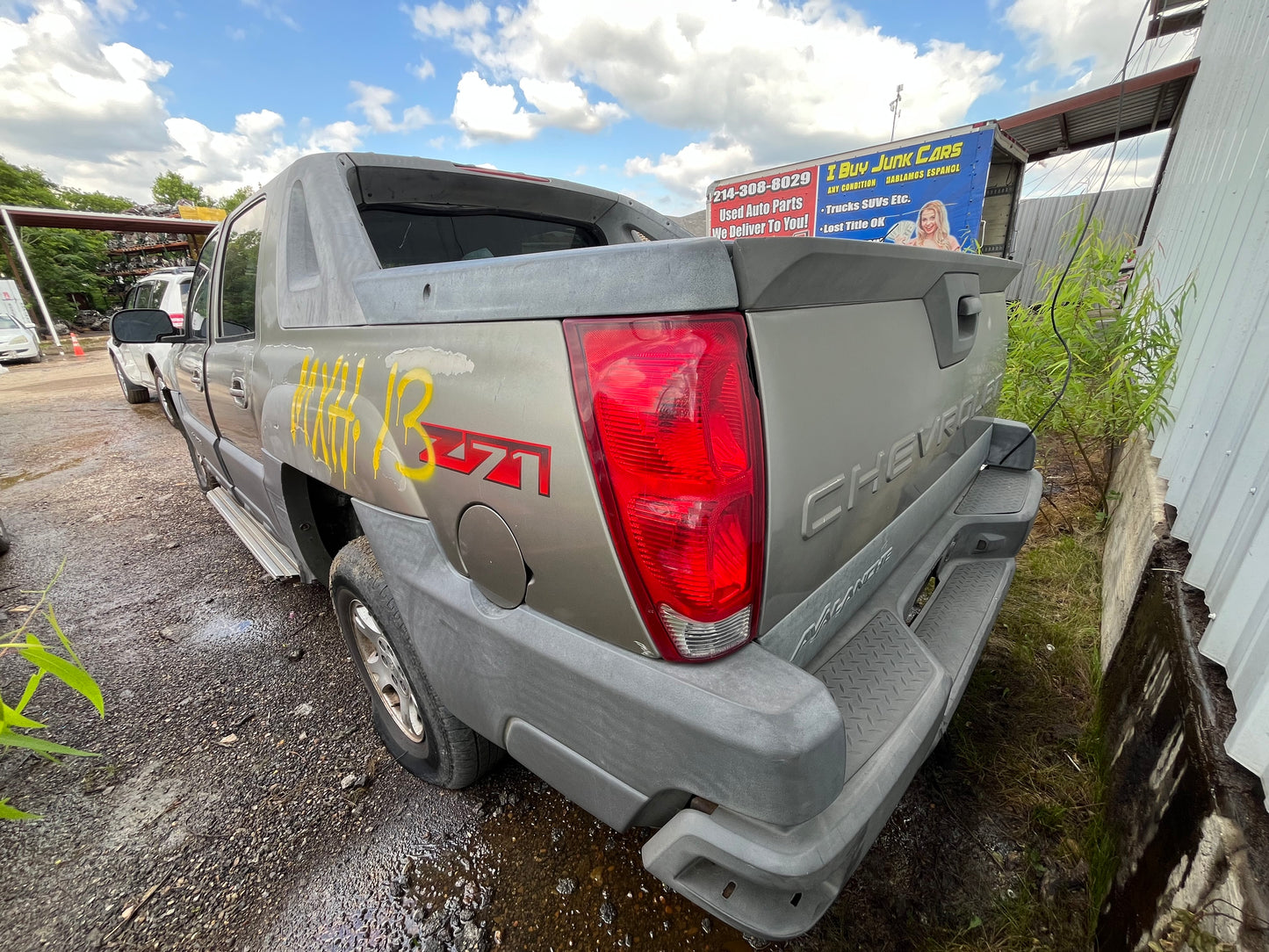 2002-2006 CHEVROLET AVALANCHE - PARTING OUT-MXH-13 Stock #:M19023