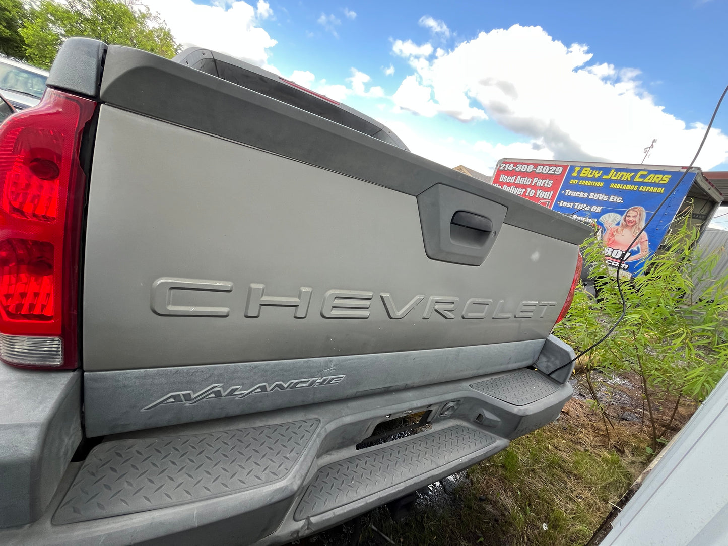 2002-2006 CHEVROLET AVALANCHE - PARTING OUT-MXH-13 Stock #:M19023