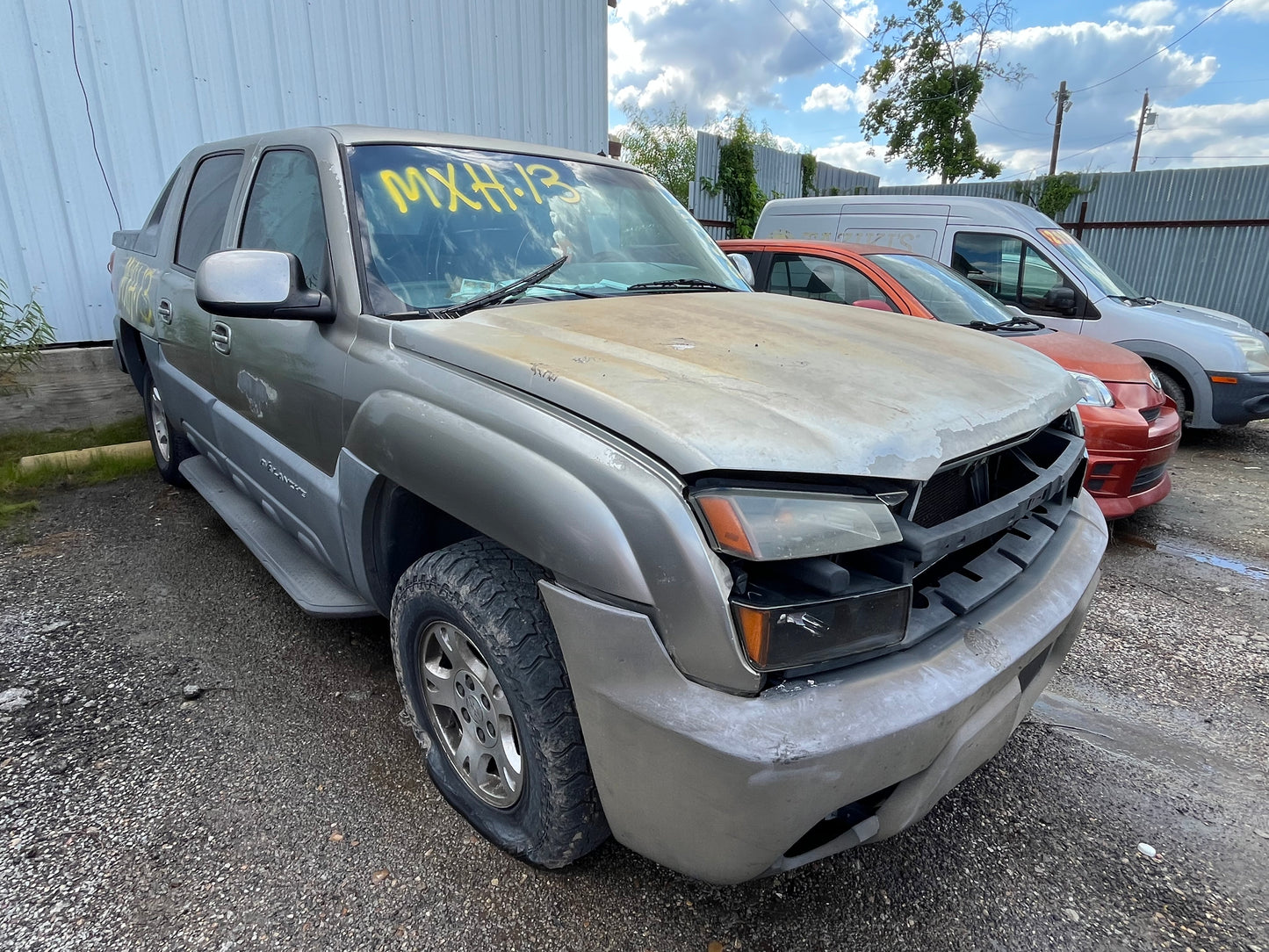 2002-2006 CHEVROLET AVALANCHE - PARTING OUT-MXH-13 Stock #:M19023
