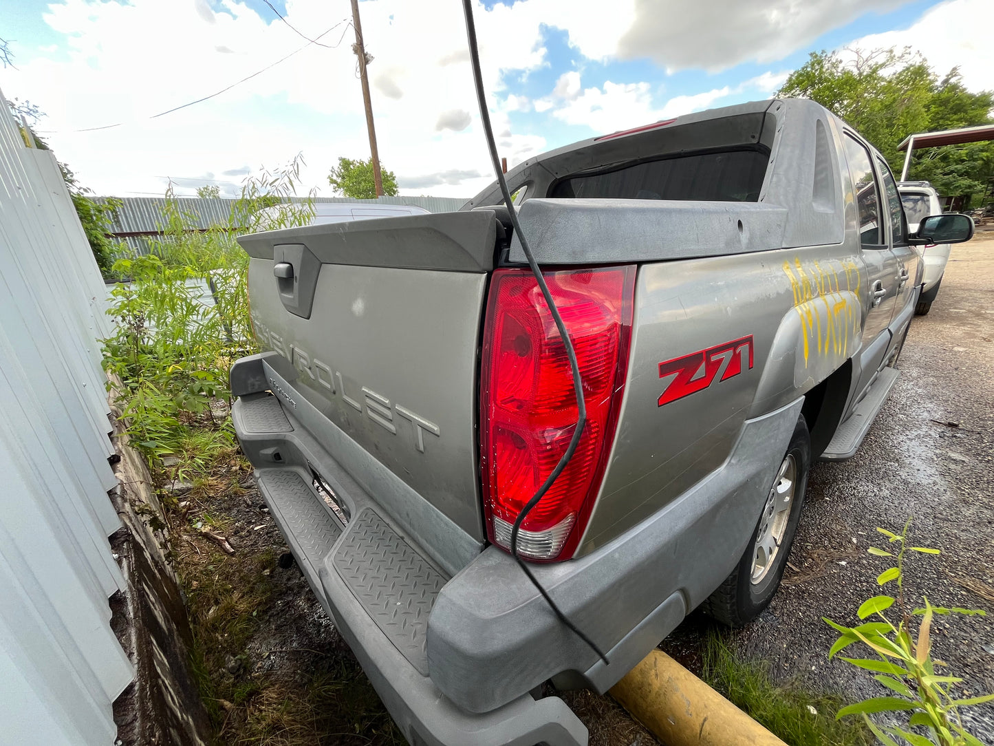 2002-2006 CHEVROLET AVALANCHE - PARTING OUT-MXH-13 Stock #:M19023