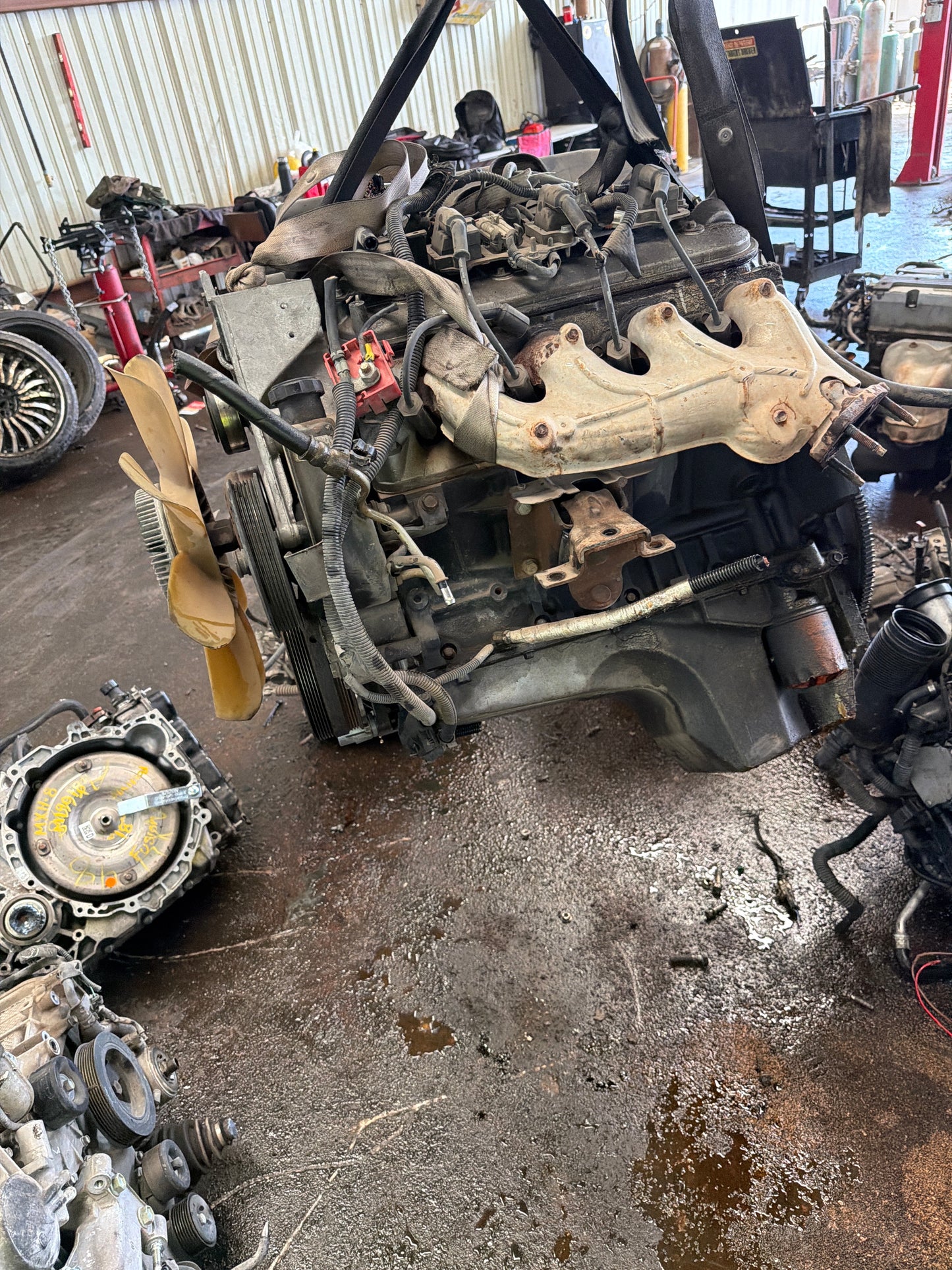 2000 GMC YUKON  -  5.3 L ENGINE - #M19077