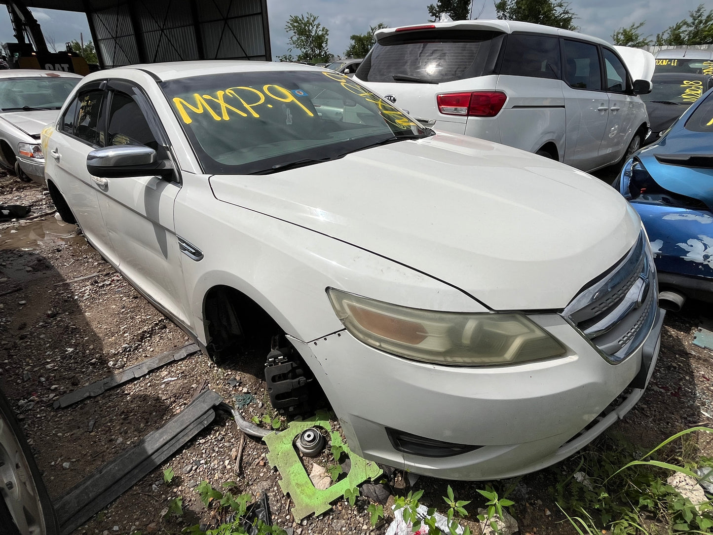 2010-2012 Ford Taurus - Stock #: M19179