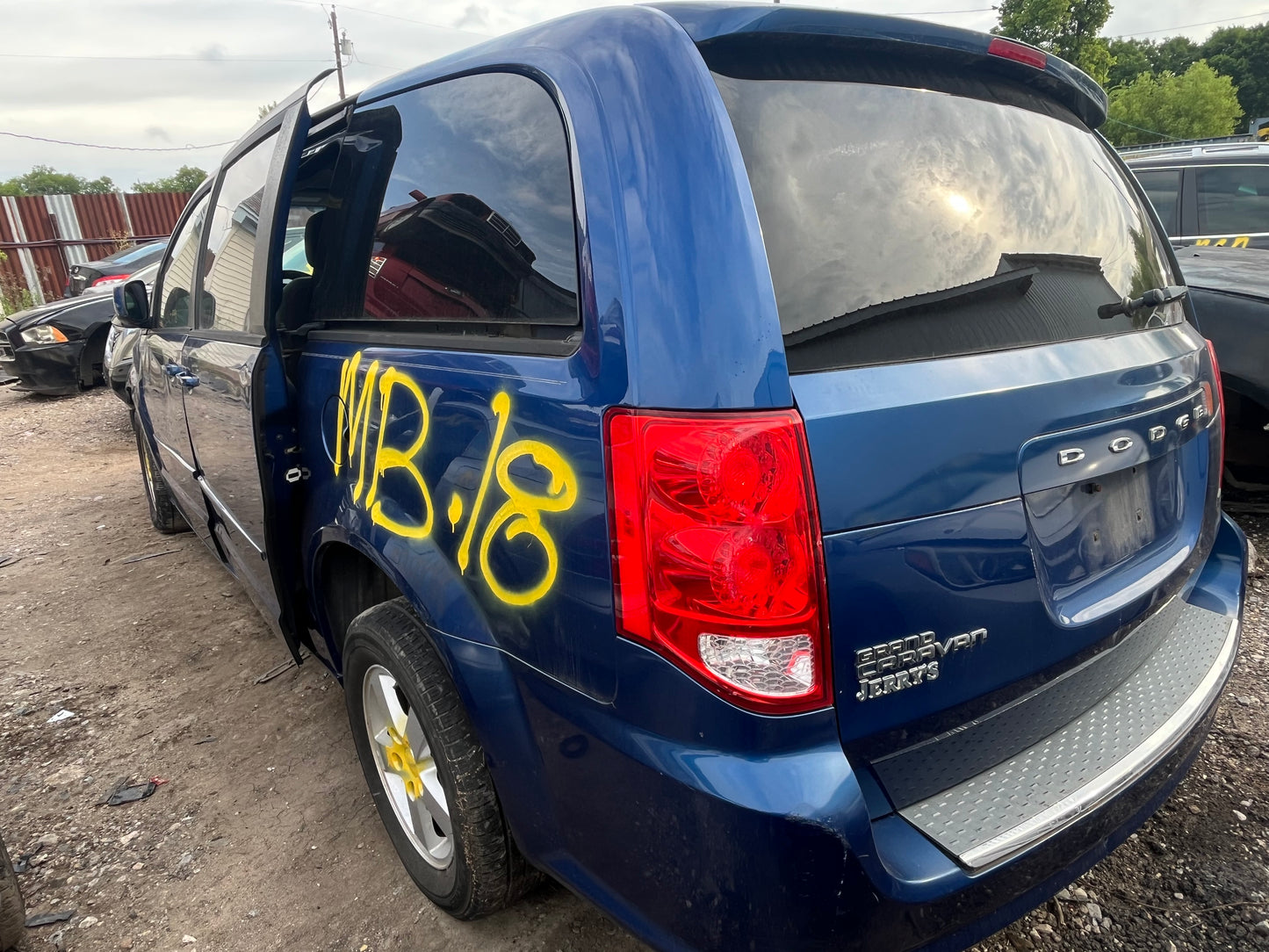 2011 Dodge Caravan - Stock #: M19228 - MB-18
