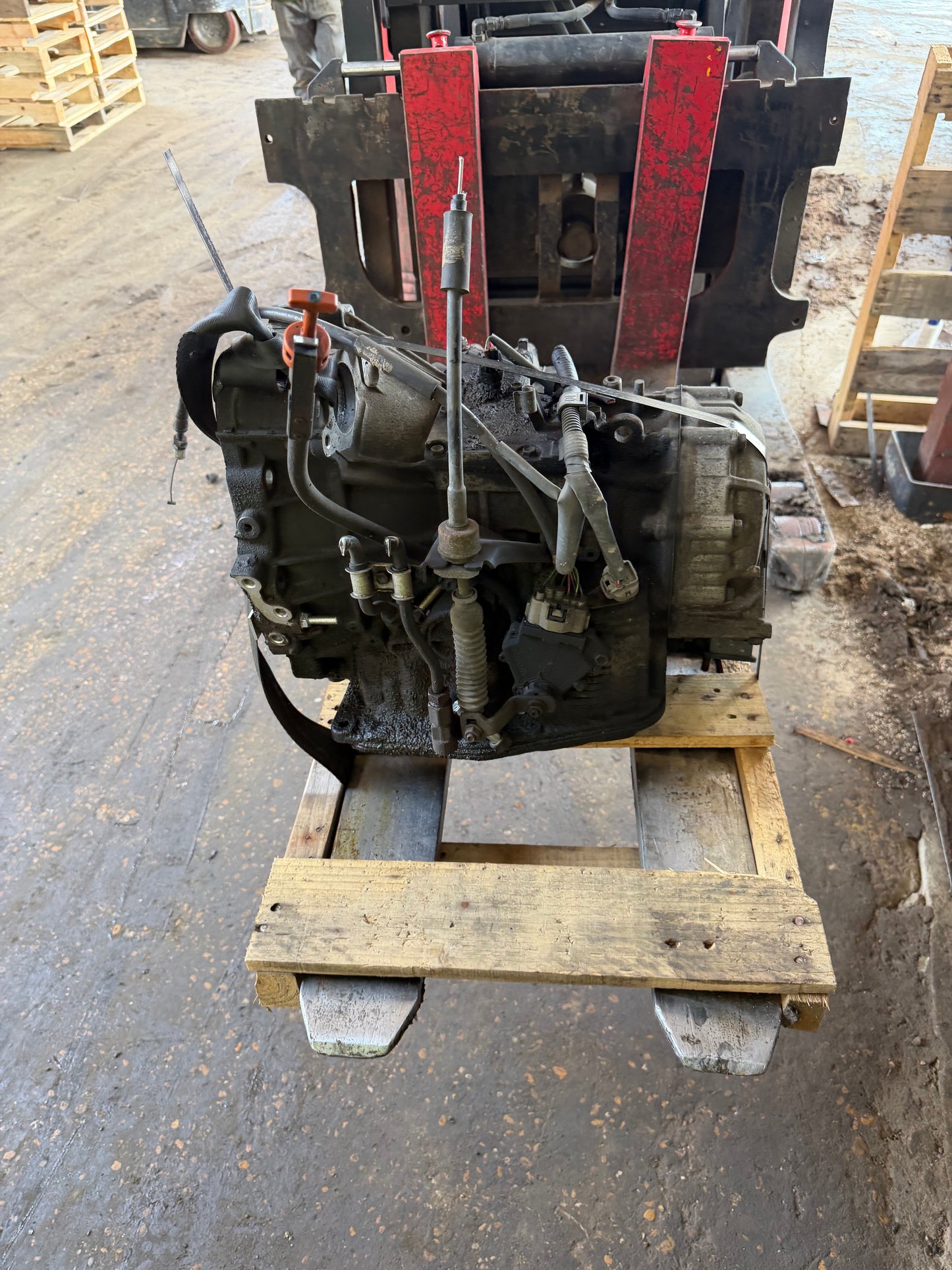 2000-2004 TOYOTA AVALON - AUTOMATIC TRANSMISSION -#M19161