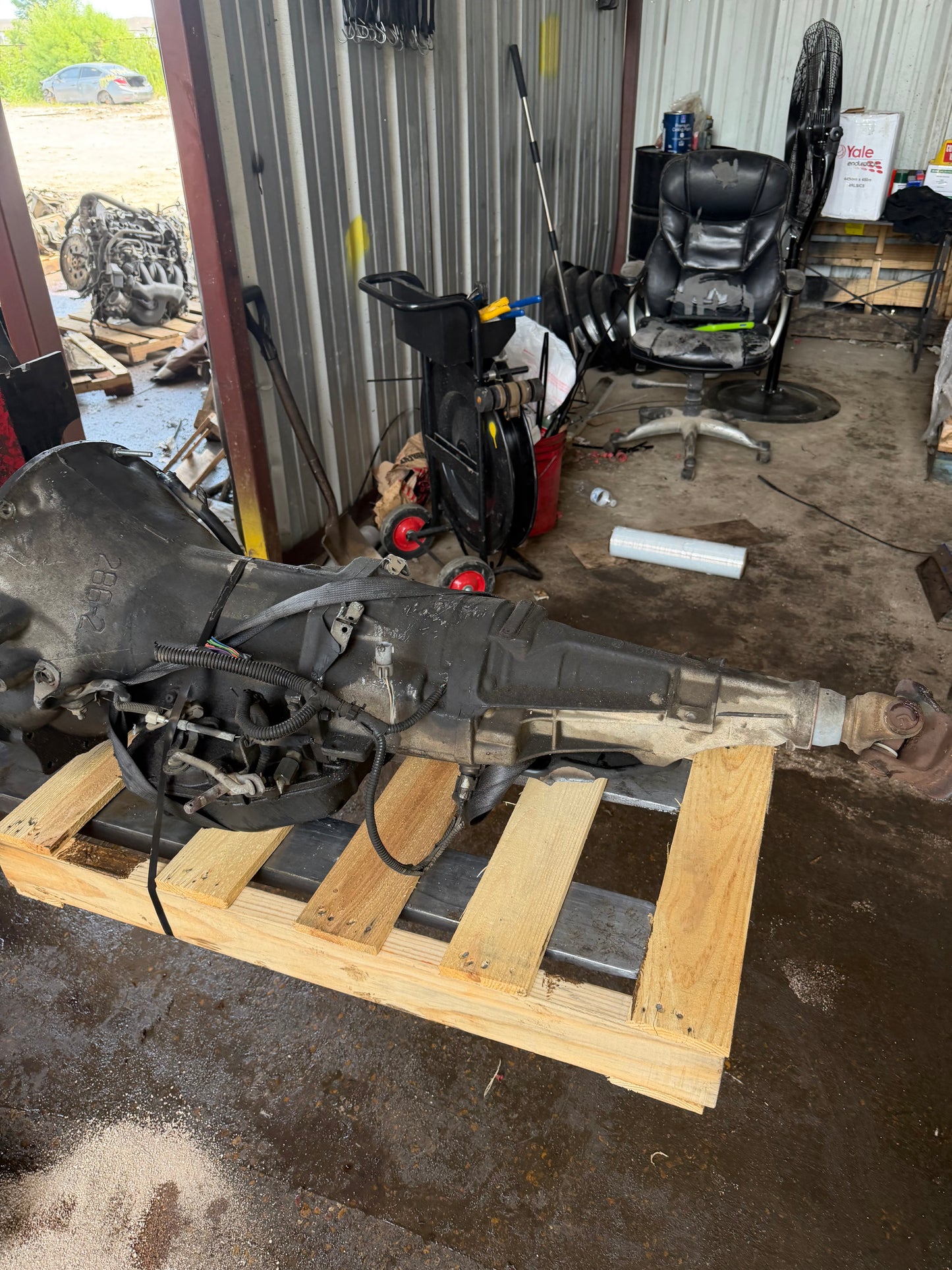 200-2001 DODGE RAM 1500  -  AUTOMATIC TRANSMISSION - #M19195