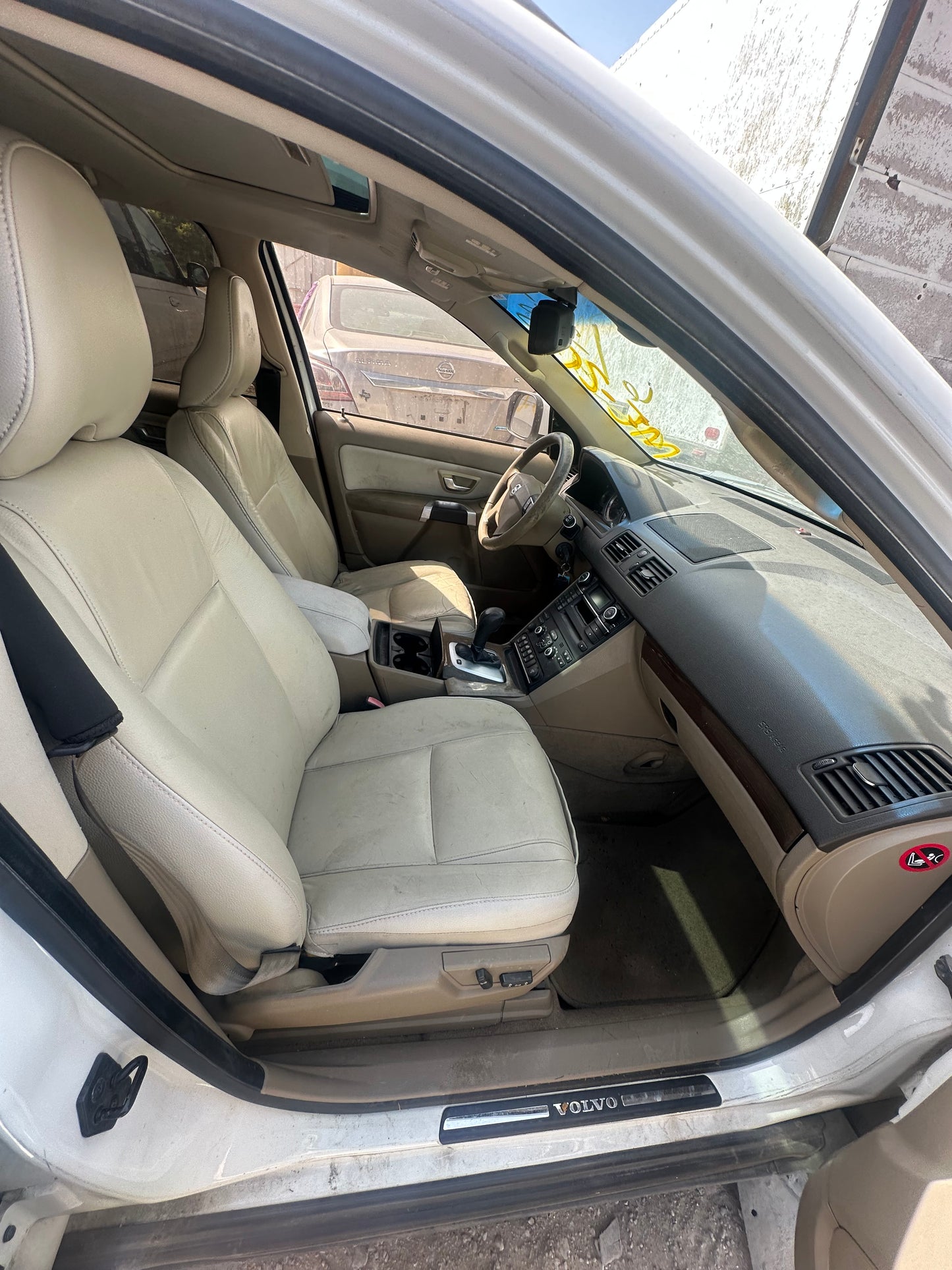 2011 Volvo XC90 - Stock #: M19290 - ME-20