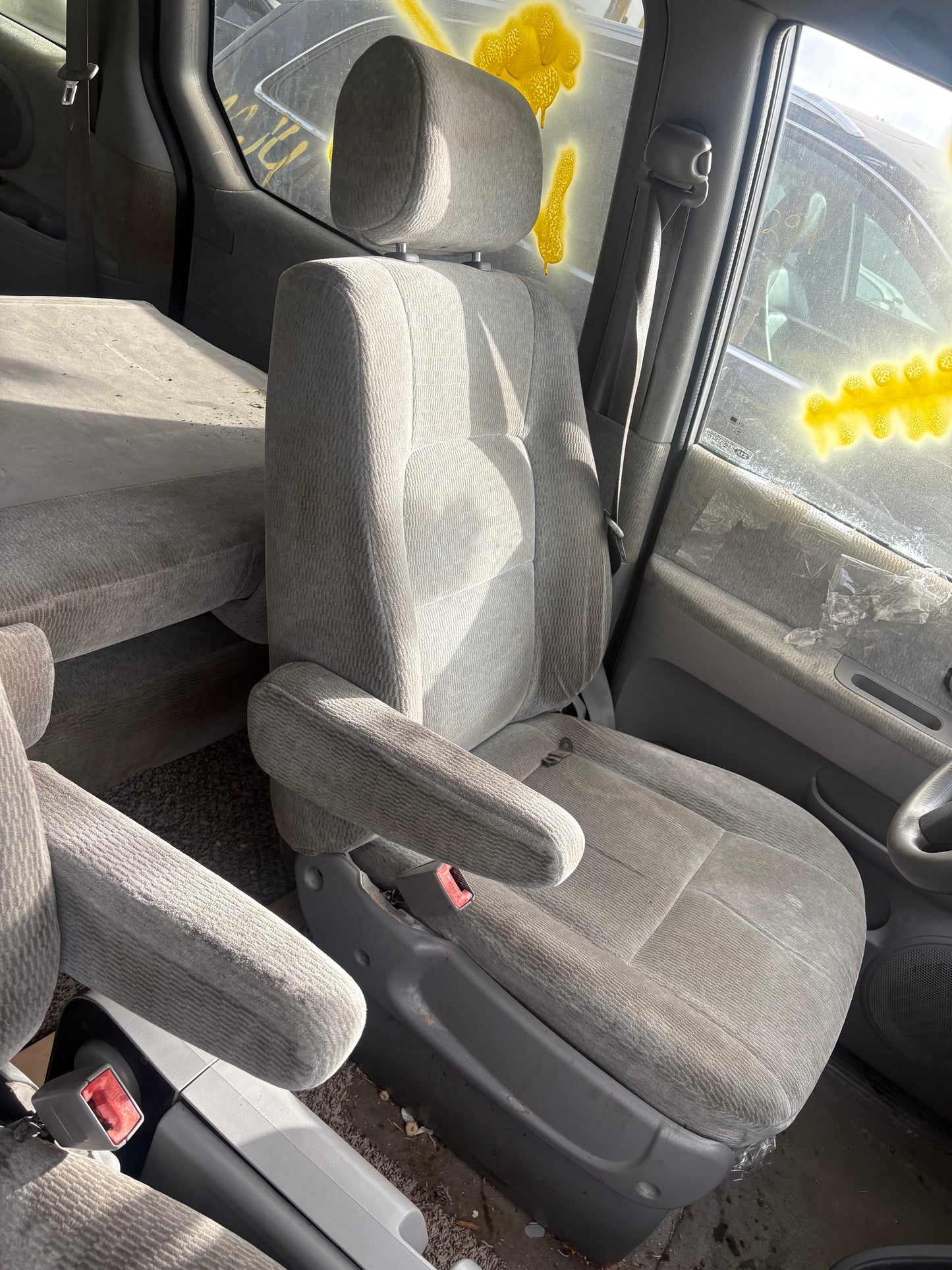 2002-2005 Kia Sedona - Stock #: M19311