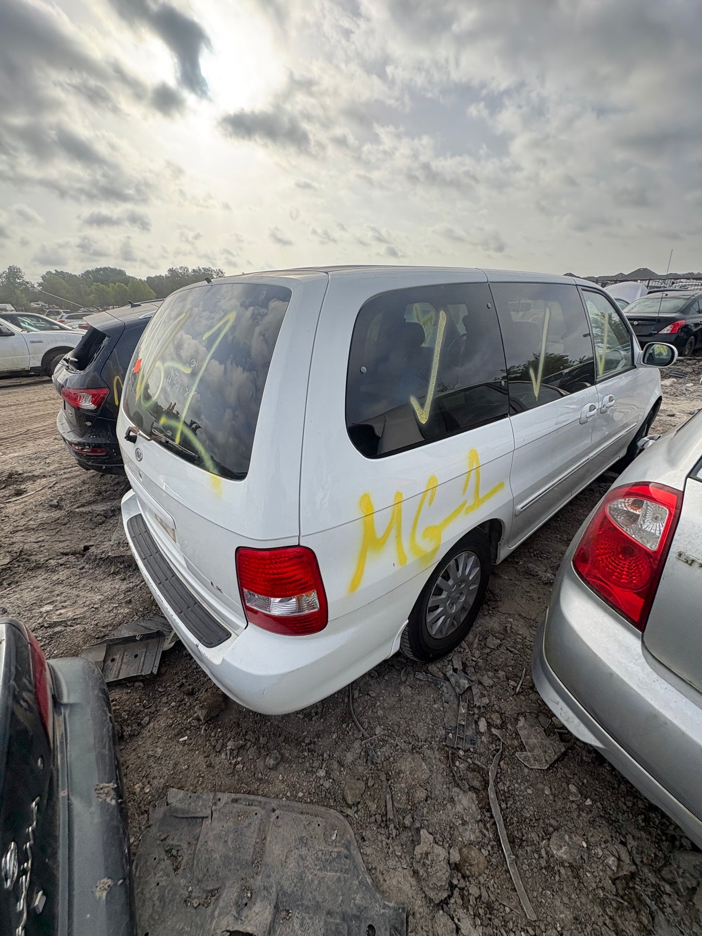 2002-2005 Kia Sedona - Stock #: M19311