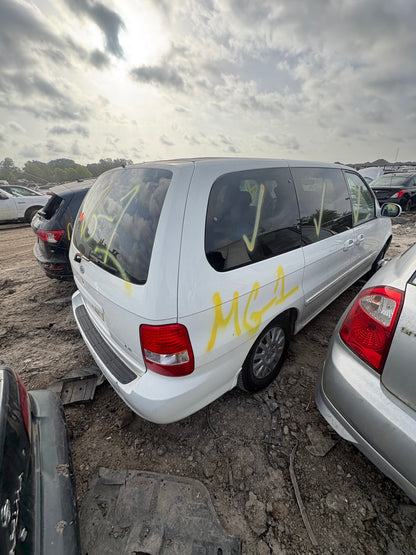 2002-2005 Kia Sedona - Stock #: M19311
