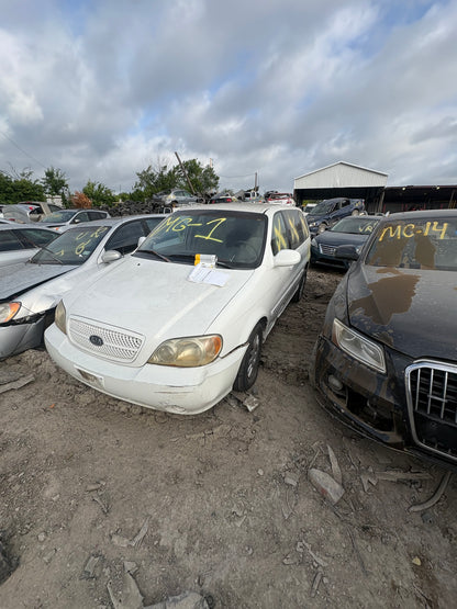 2002-2005 Kia Sedona - Stock #: M19311