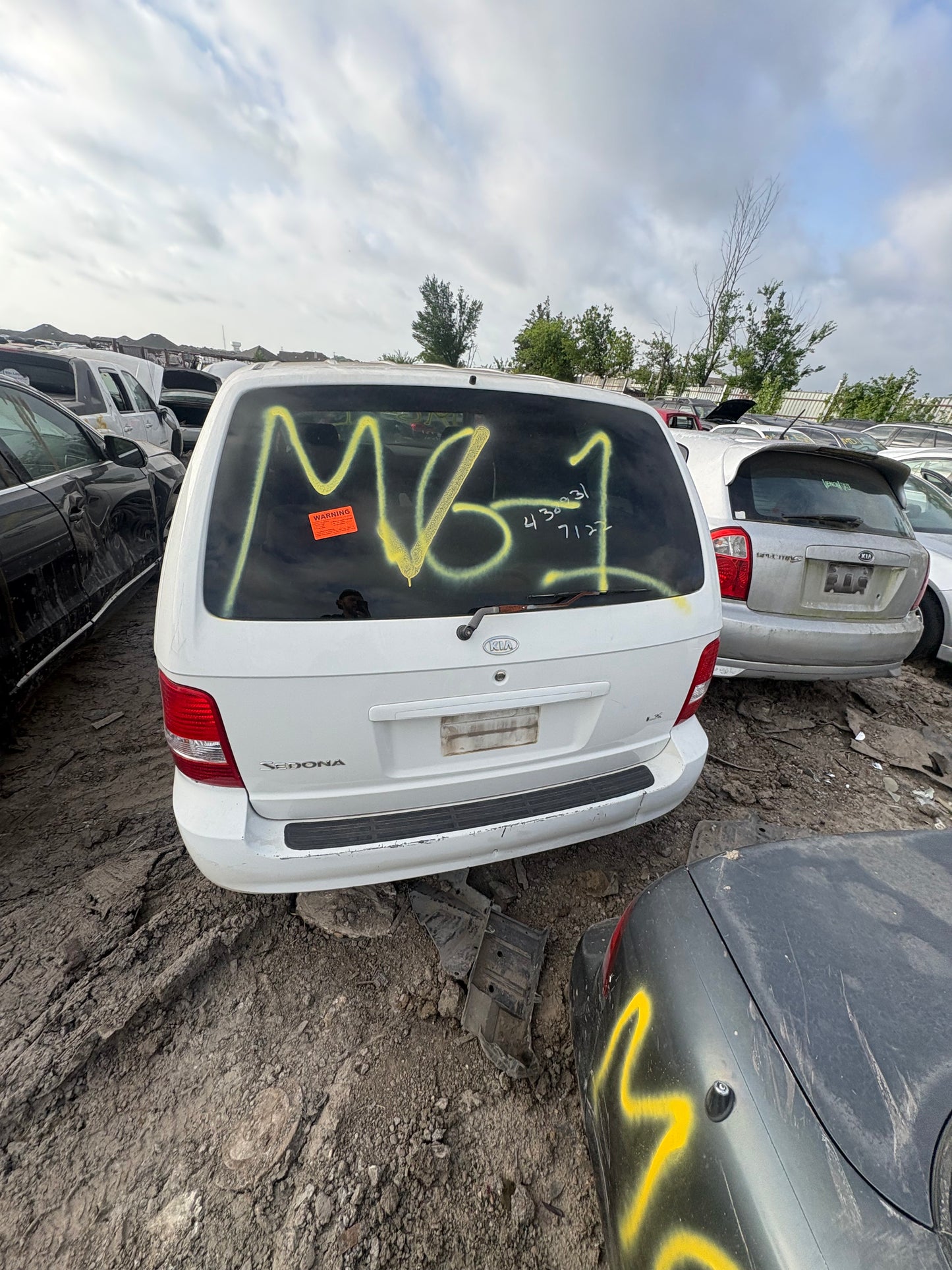 2002-2005 Kia Sedona - Stock #: M19311